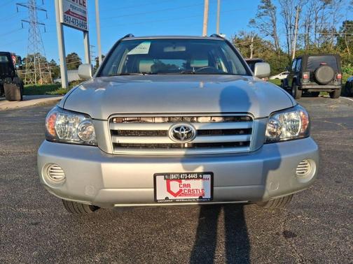 Silver 2005 Toyota Highlander Base