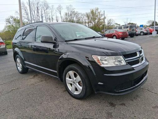 Black 2018 Dodge Journey SE