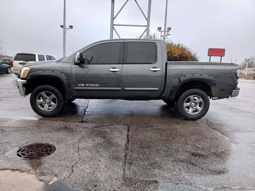 2005 Nissan Titan SE Crew Cab