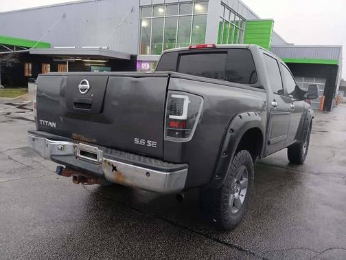 2005 Nissan Titan SE Crew Cab