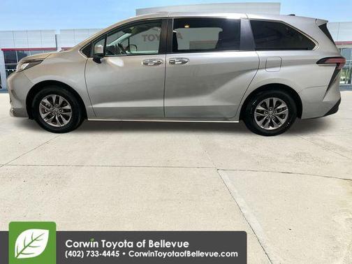 2022 Toyota Sienna XLE