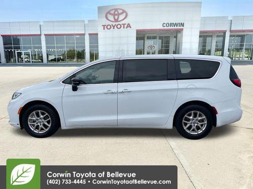 Bright White Clearcoat 2024 Chrysler Pacifica Touring L