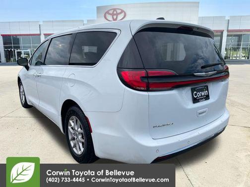 Bright White Clearcoat 2024 Chrysler Pacifica Touring L