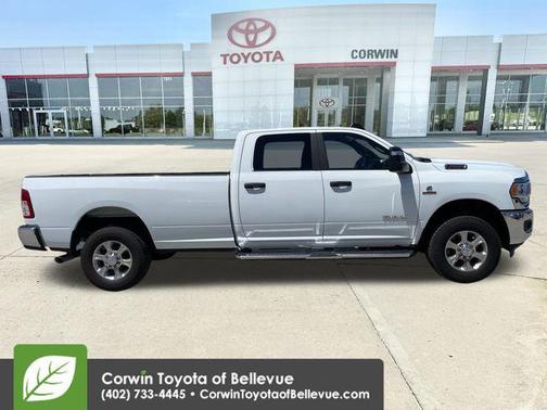 Bright White Clearcoat 2024 RAM 3500 Big Horn Crew Cab 4x4 8' Box