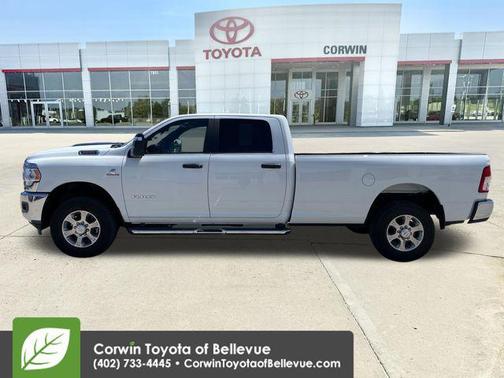 Bright White Clearcoat 2024 RAM 3500 Big Horn Crew Cab 4x4 8' Box