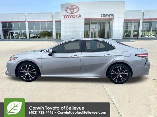 Celestial Silver Metallic 2018 Toyota Camry SE