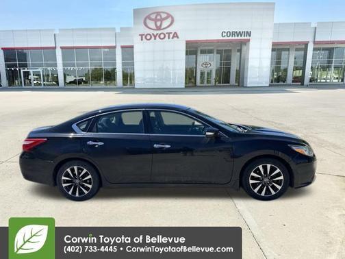 Super Black Clearcoat 2017 Nissan Altima 2.5 SV