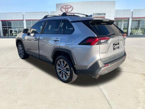 Silver Sky Metallic 2019 Toyota RAV4 Limited