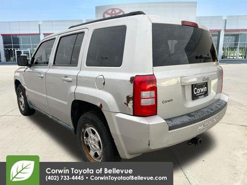 Bright Silver Metallic Clearcoat 2010 Jeep Patriot Sport