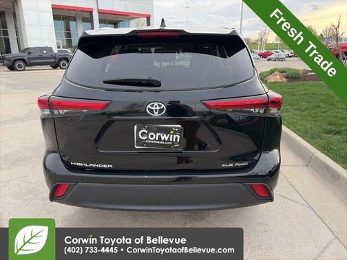 Midnight Black Metallic 2023 Toyota Highlander XLE