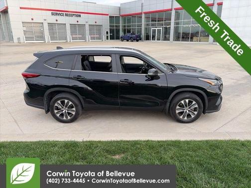 Midnight Black Metallic 2023 Toyota Highlander XLE