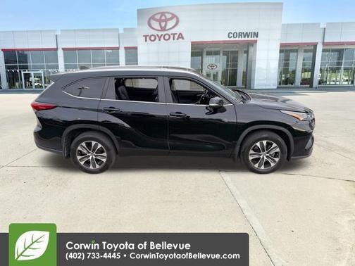 Midnight Black Metallic 2023 Toyota Highlander XLE