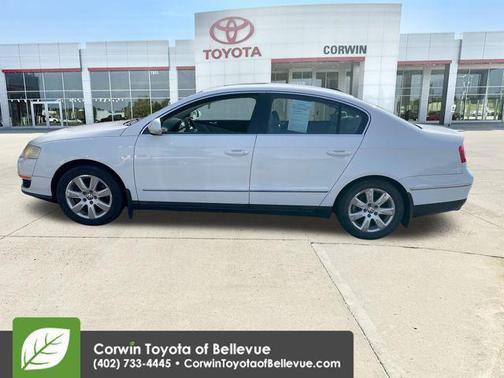 Candy White 2006 Volkswagen Passat 2.0T