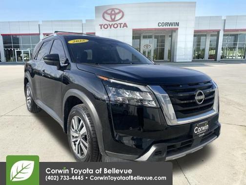 Super Black 2025 Nissan Pathfinder SL 4WD