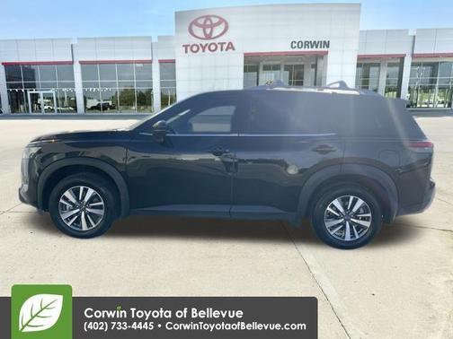 Super Black 2025 Nissan Pathfinder SL 4WD