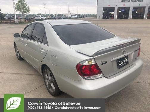 2005 Toyota Camry SE V6