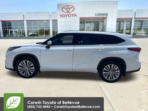 Wind Chill Pearl 2023 Toyota Highlander Hybrid Platinum