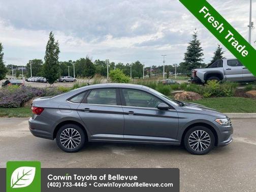 Platinum Gray Metallic 2019 Volkswagen Jetta 1.4T SE