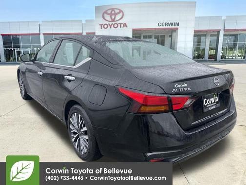 Super Black Clearcoat 2023 Nissan Altima 2.5 SV