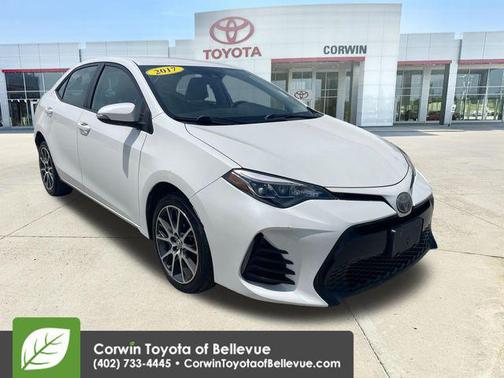 Blizzard Pearl 2017 Toyota Corolla SE