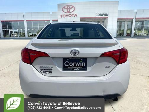 Blizzard Pearl 2017 Toyota Corolla SE