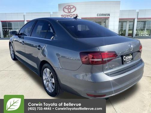 Platinum Gray Metallic 2016 Volkswagen Jetta 1.4T SE