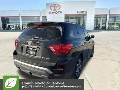 2017 Nissan Pathfinder SV