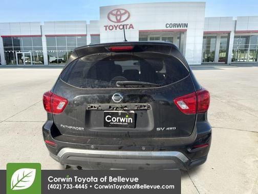 2017 Nissan Pathfinder SV