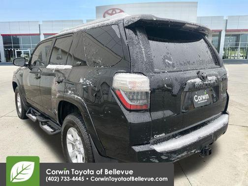Midnight Black Metallic 2016 Toyota 4Runner SR5