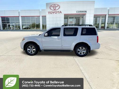 2010 Nissan Pathfinder SE