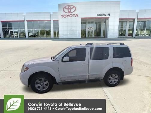 2010 Nissan Pathfinder SE