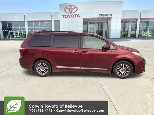 2018 Toyota Sienna XLE Premium