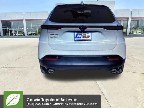 2023 Toyota Venza LE