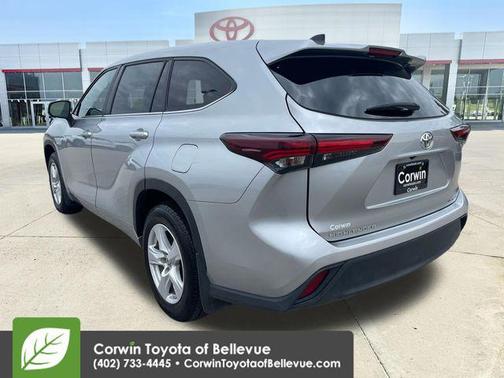 Celestial Silver Metallic 2024 Toyota Highlander LE
