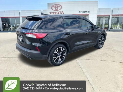 Agate Black Metallic 2022 Ford Escape SE