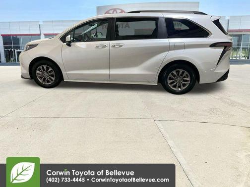 2024 Toyota Sienna XLE