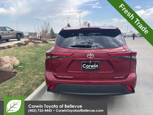 Pearl 2021 Toyota Highlander XLE