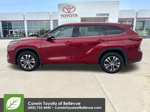 Pearl 2021 Toyota Highlander XLE