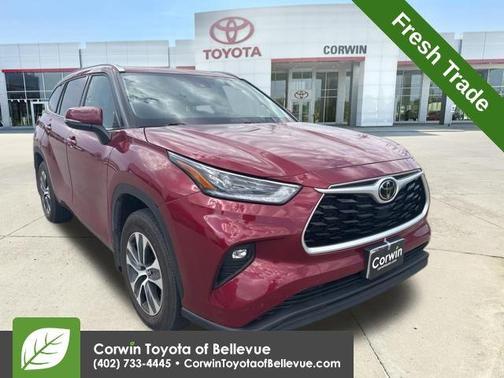 Pearl 2021 Toyota Highlander XLE