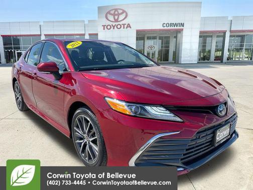 Ruby Flare Pearl 2022 Toyota Camry Hybrid XLE