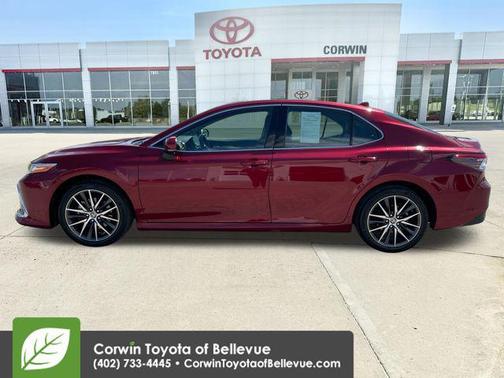 Ruby Flare Pearl 2022 Toyota Camry Hybrid XLE
