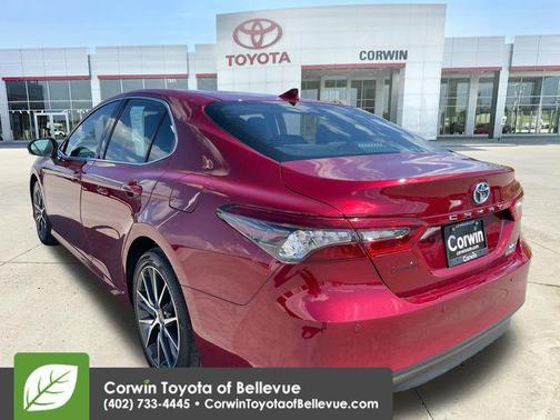 Ruby Flare Pearl 2022 Toyota Camry Hybrid XLE