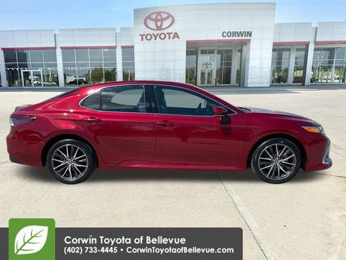 Ruby Flare Pearl 2022 Toyota Camry Hybrid XLE