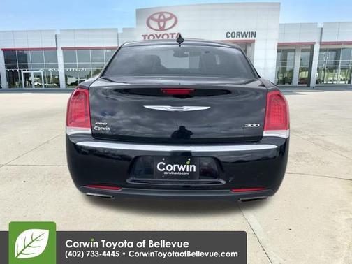 Gloss Black 2016 Chrysler 300 S