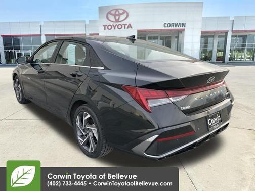 2025 Hyundai ELANTRA Limited