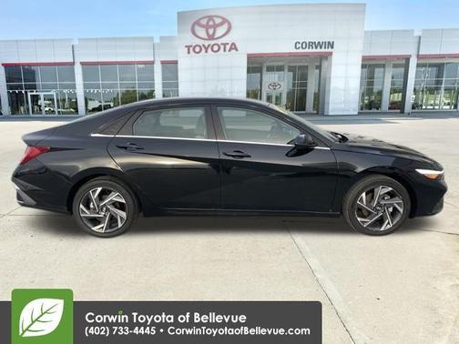 2025 Hyundai ELANTRA Limited