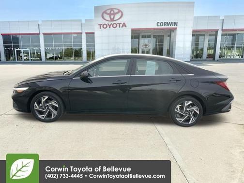 2025 Hyundai ELANTRA Limited