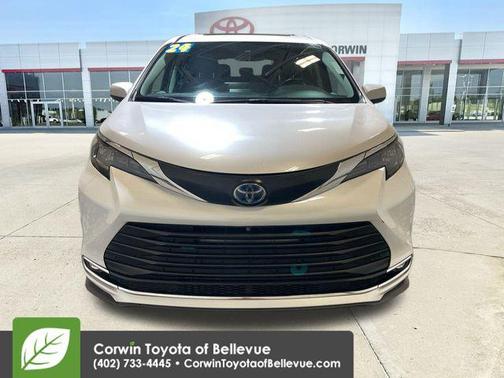 2024 Toyota Sienna XLE