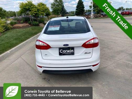 Oxford White 2019 Ford Fiesta SE