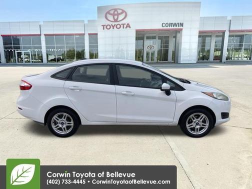 Oxford White 2019 Ford Fiesta SE